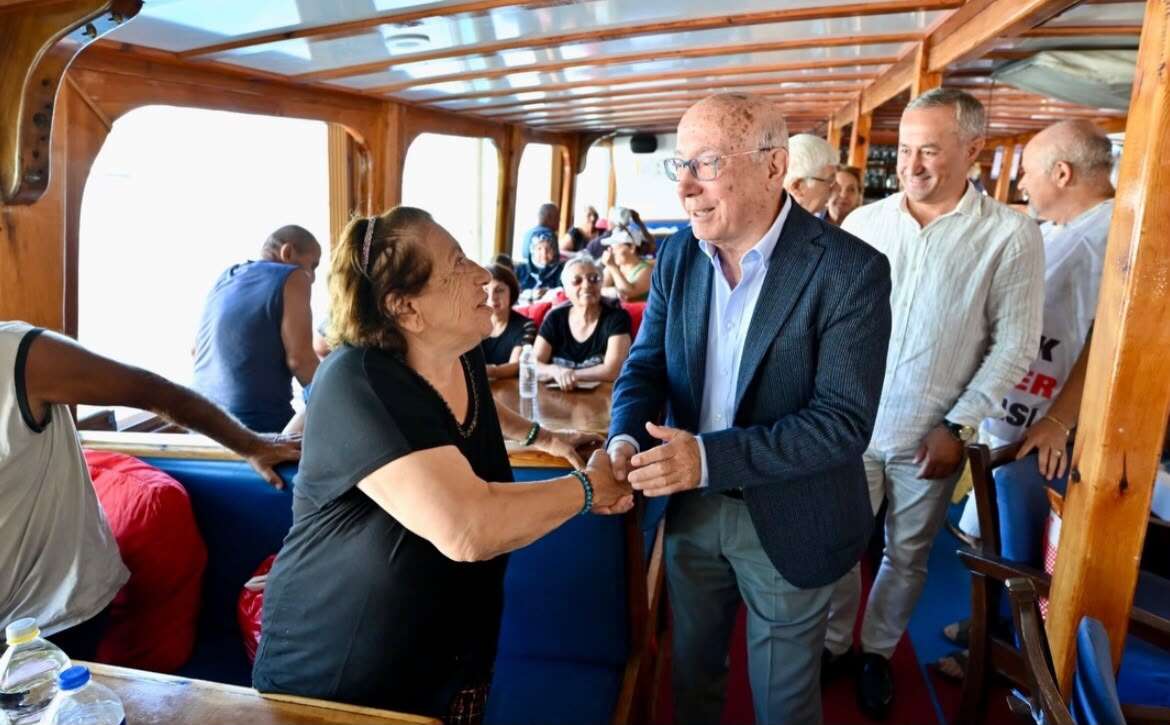Fethiye’de Emekliler Mavi Tekne Yolculuğuyla Uğurlandı 4